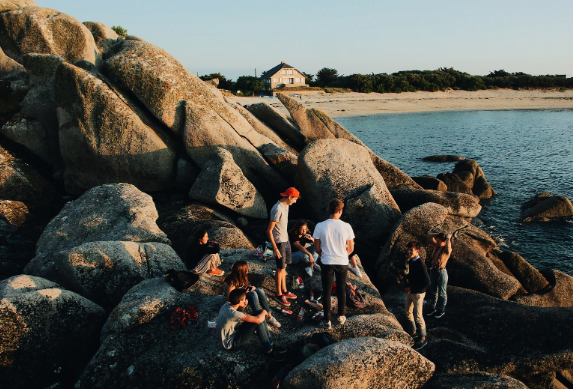 Derechos sexuales y reproductivos a un adolescente Derechos sexuales y reproductivos a un adolescente.